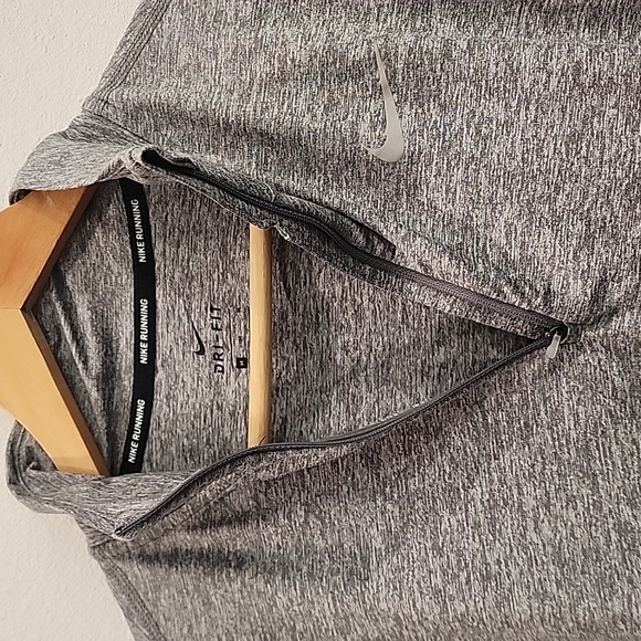 Nike Gray Heathered Dri-Fit Running 1/4 Zip-Up Long Sleeve Top - Picture 3 of 8